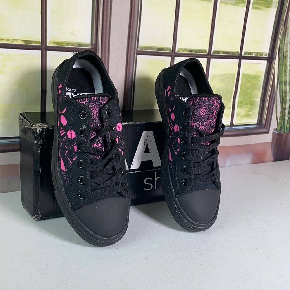 Raad Shop Unisex Pink Skull Lowtops Black Sole